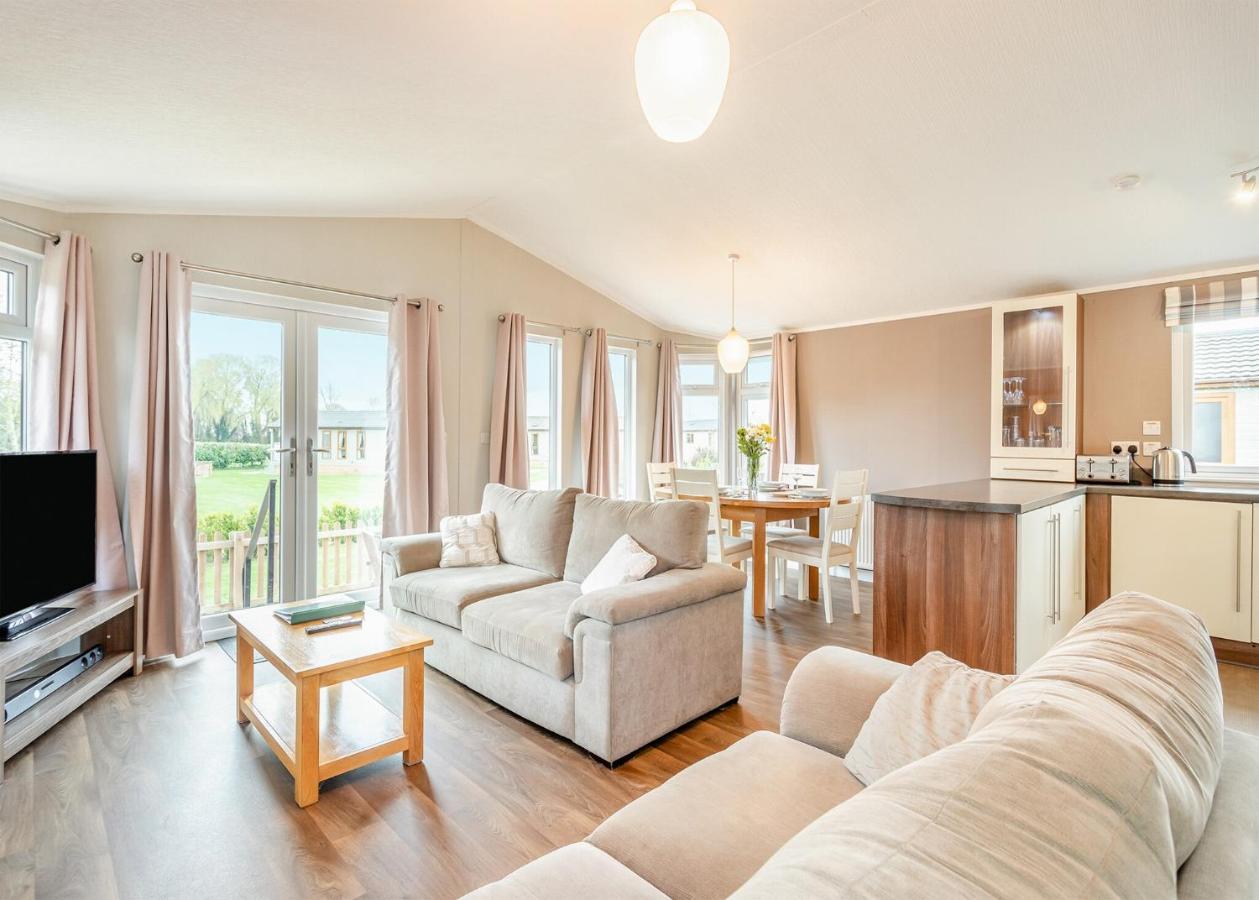 Lode Hall Lodges Upwell Esterno foto